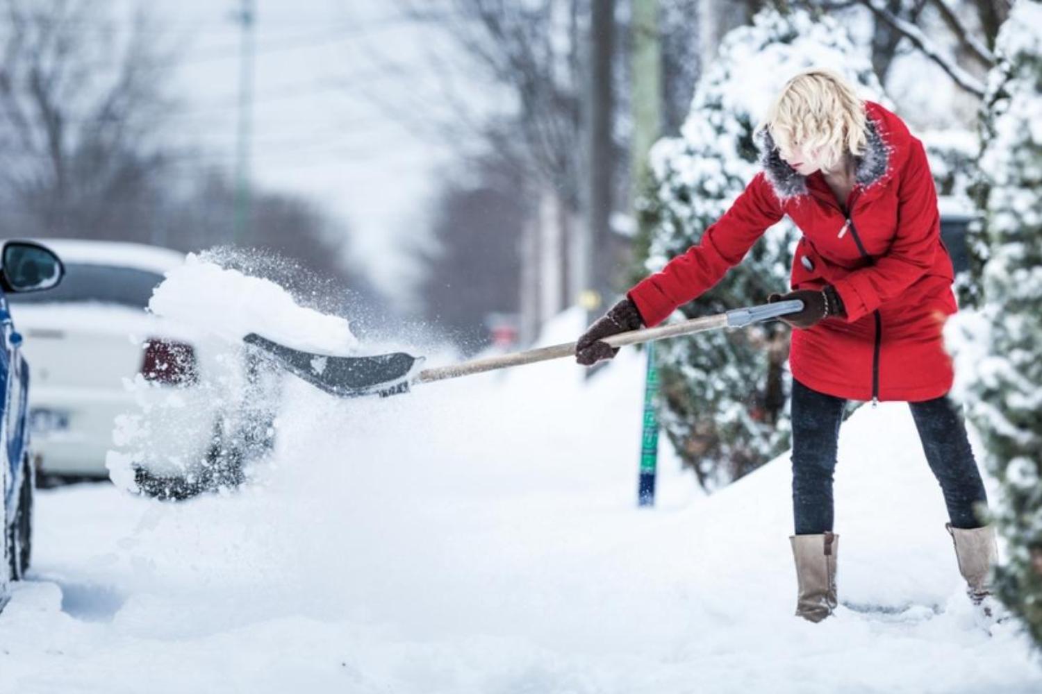 Жителям Марий Эл рассказали, как правильно махать лопатой